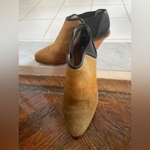 Matt Bernson Marlow suede heeled booties / size 8.5M